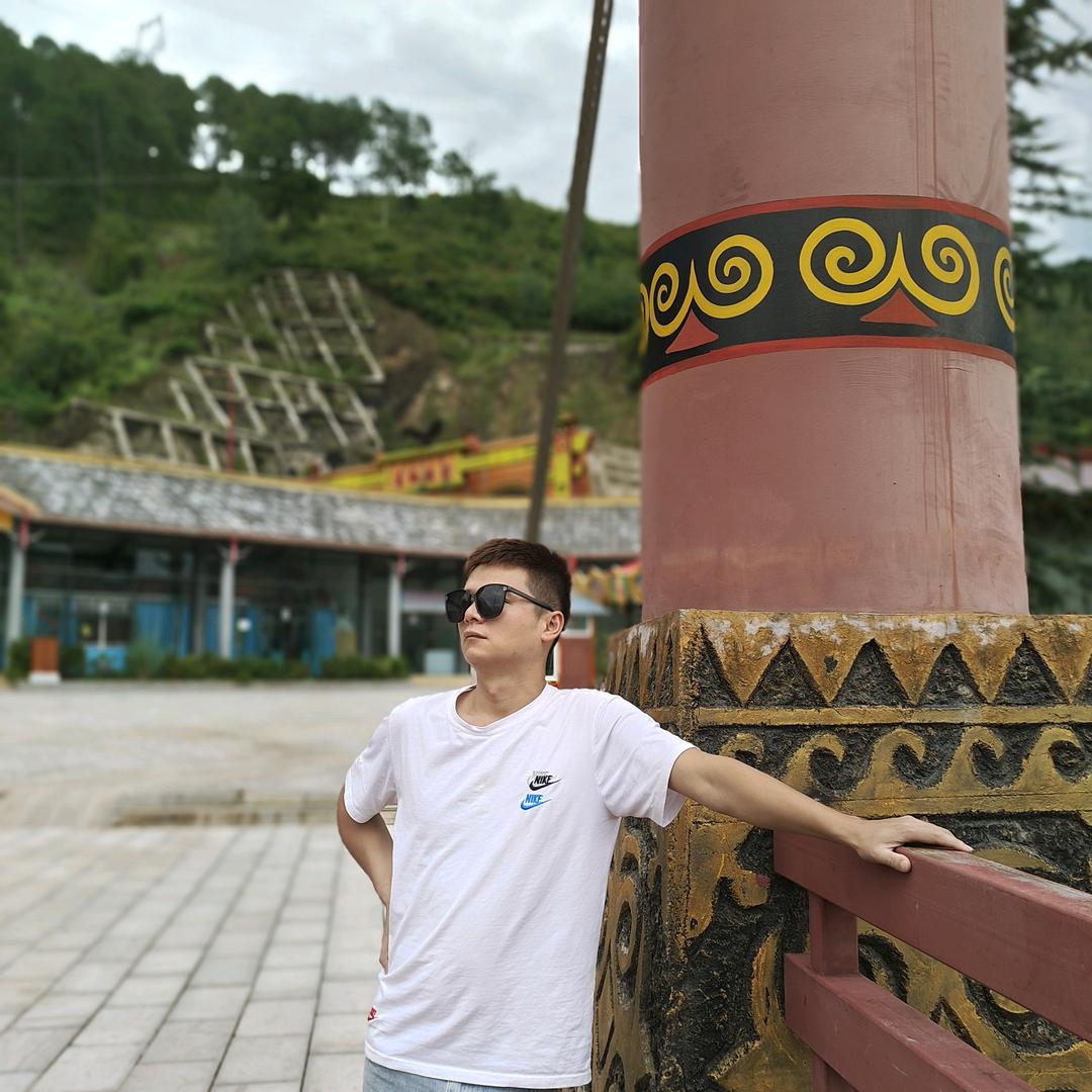 宋云山上小吃店