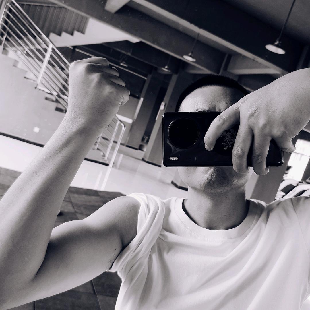 不爱😭修图的@摄影师华sir