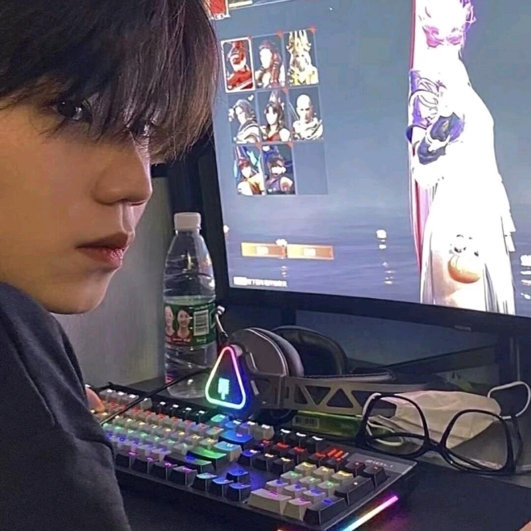 全世界的人都滚