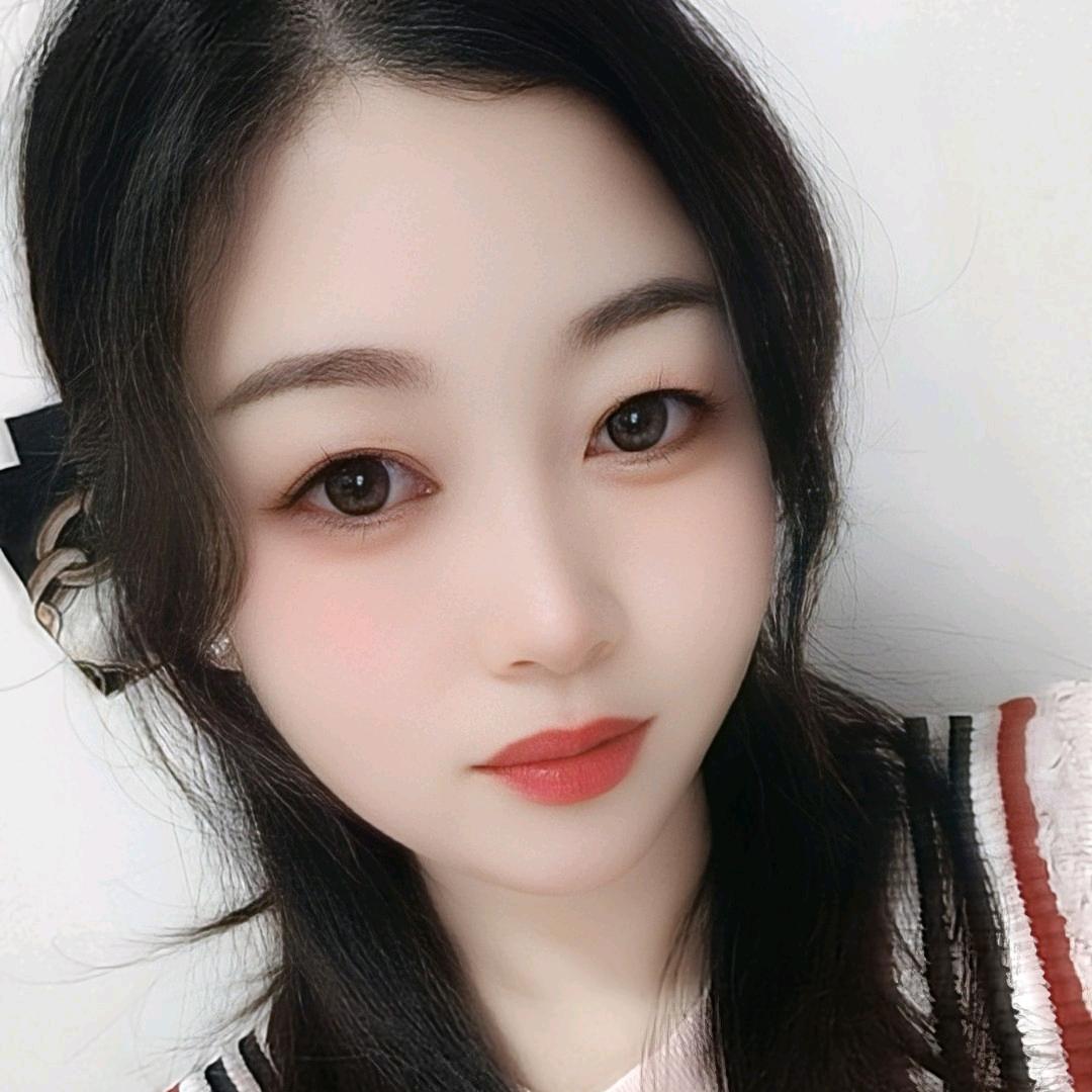 手握玫瑰🌹