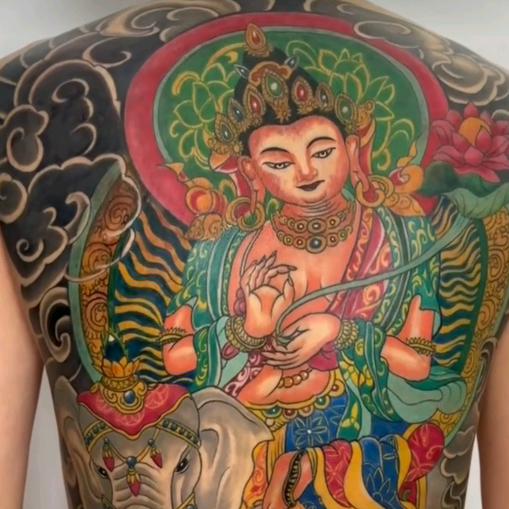 兵哥：吃了兵哥的糖就要陪兵哥走过场