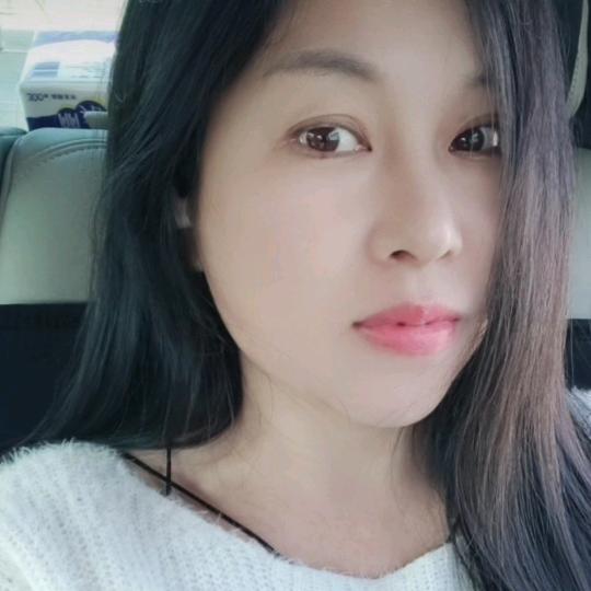 ╰装乖，姐不会╮
