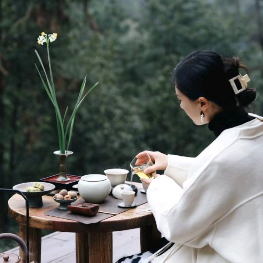 英子