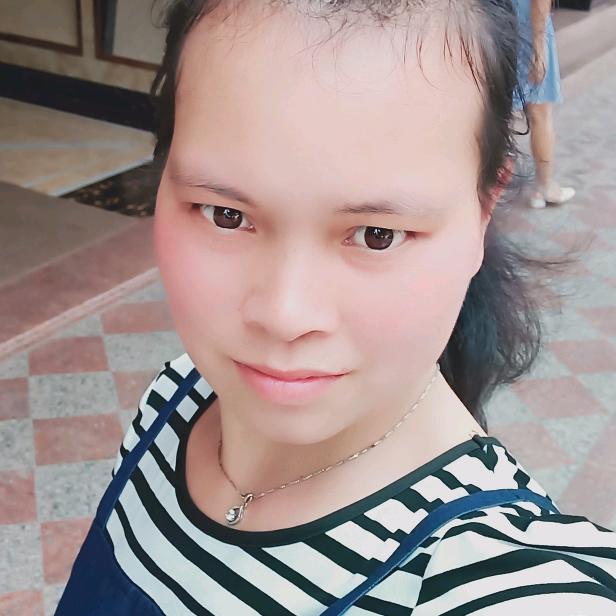 蓉蓉（