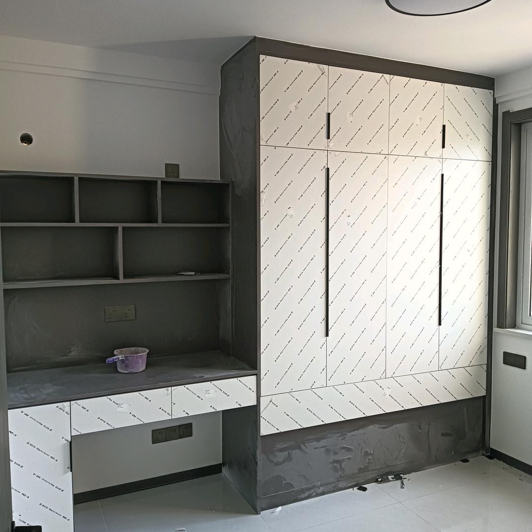 古邳橱柜门订做(室内装修做柜吊顶)