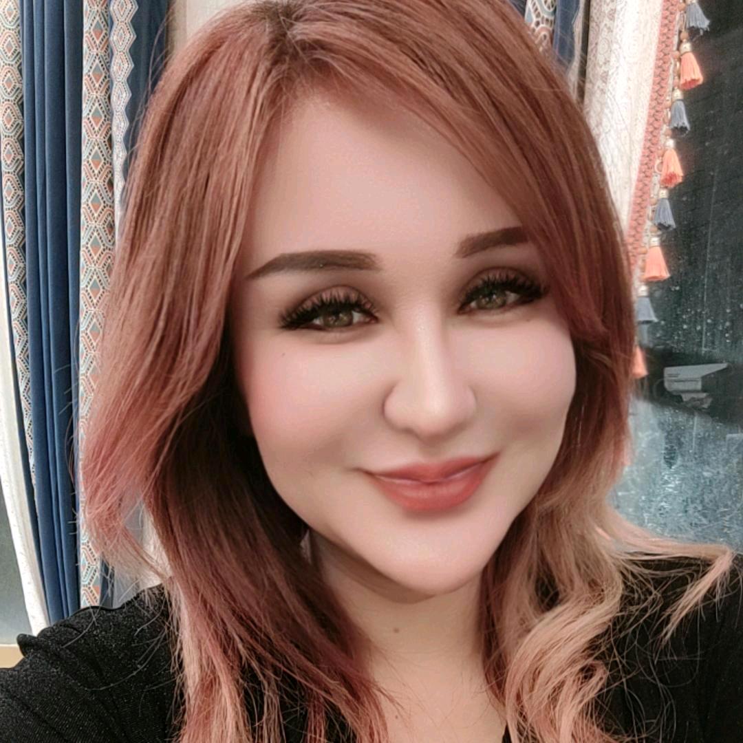 美睫美甲染发化妆