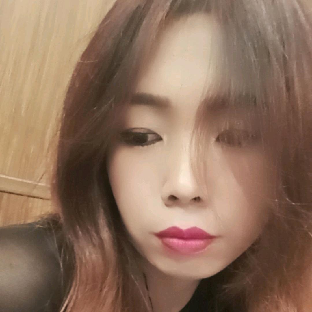 小何