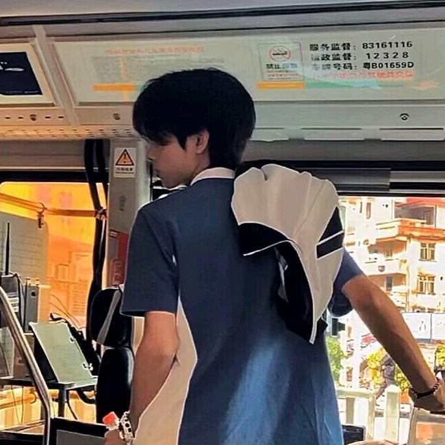 Y小林