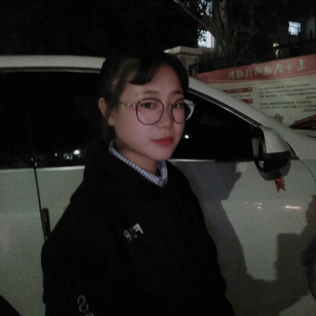 卖萌被肘击