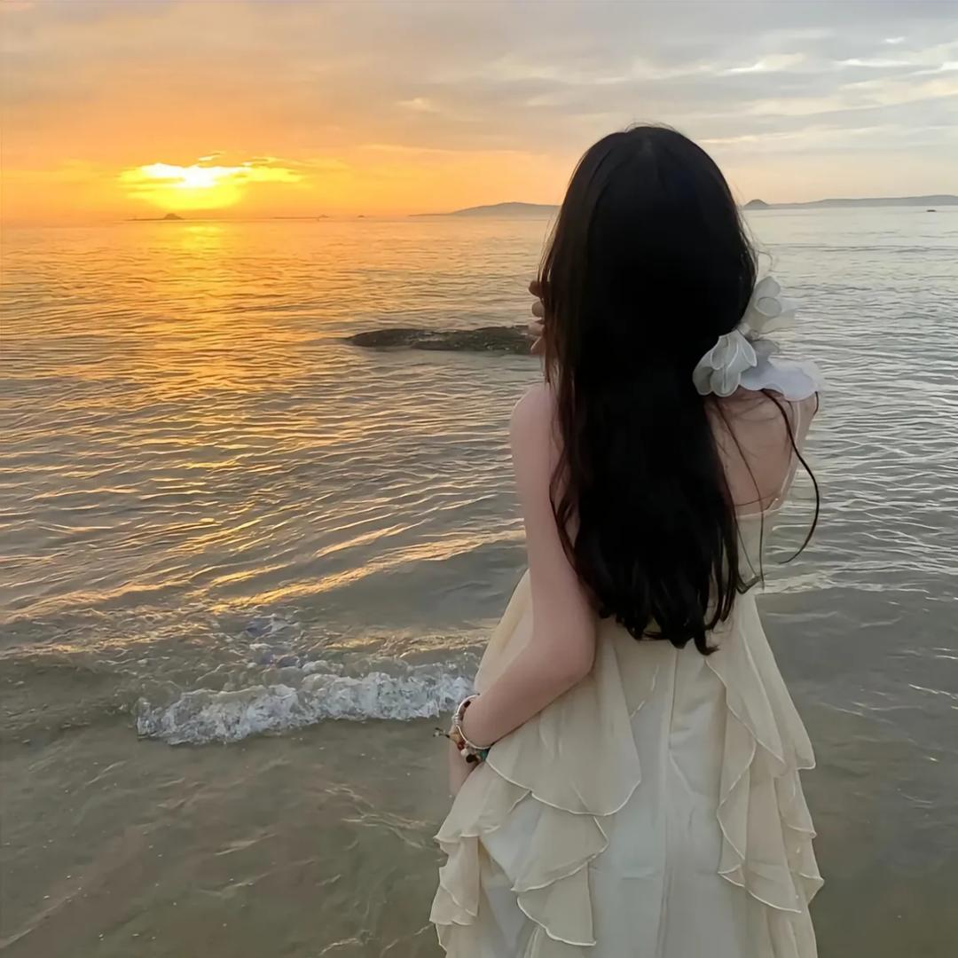 小凤姐 ╭(╯拒绝ε私聊╰)╮