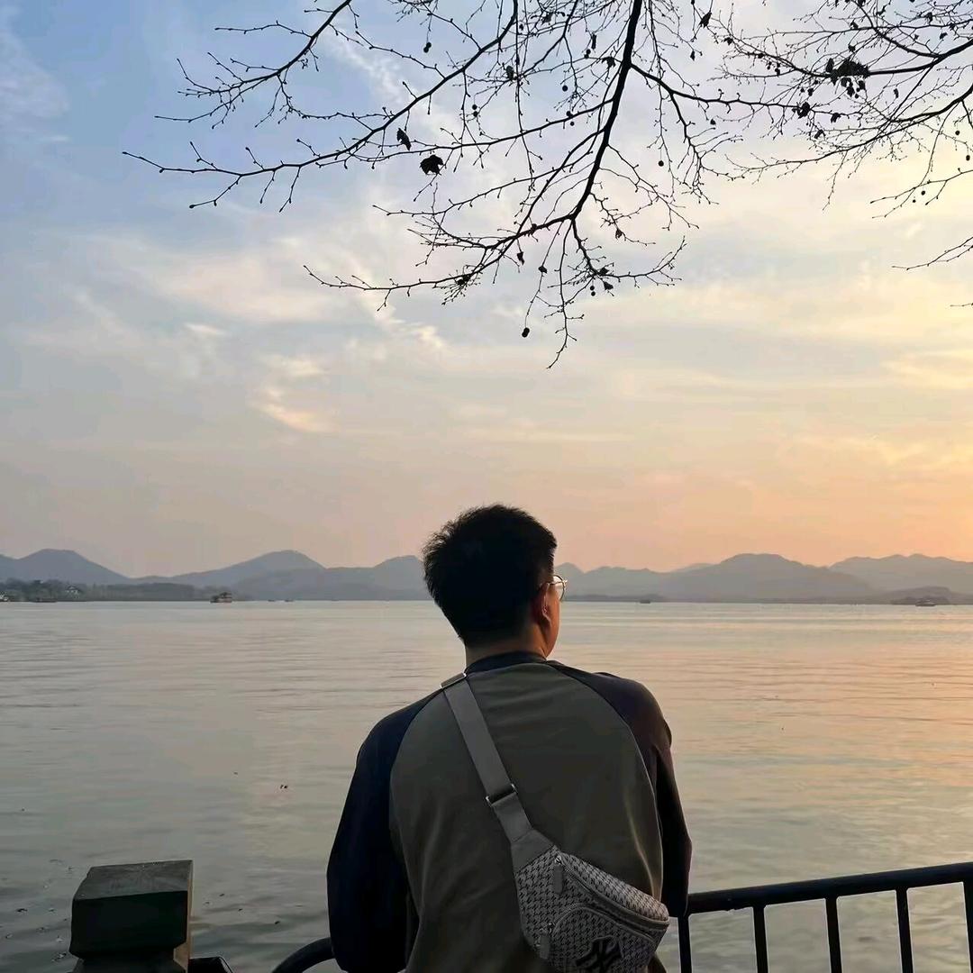 🌈少爷.