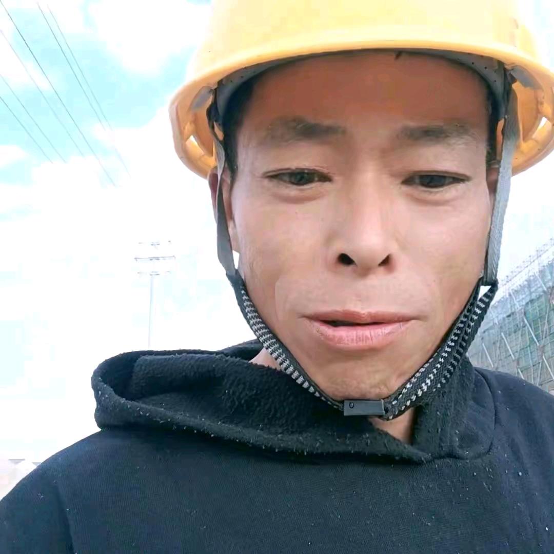 沈哥，温州，在虹桥打工。