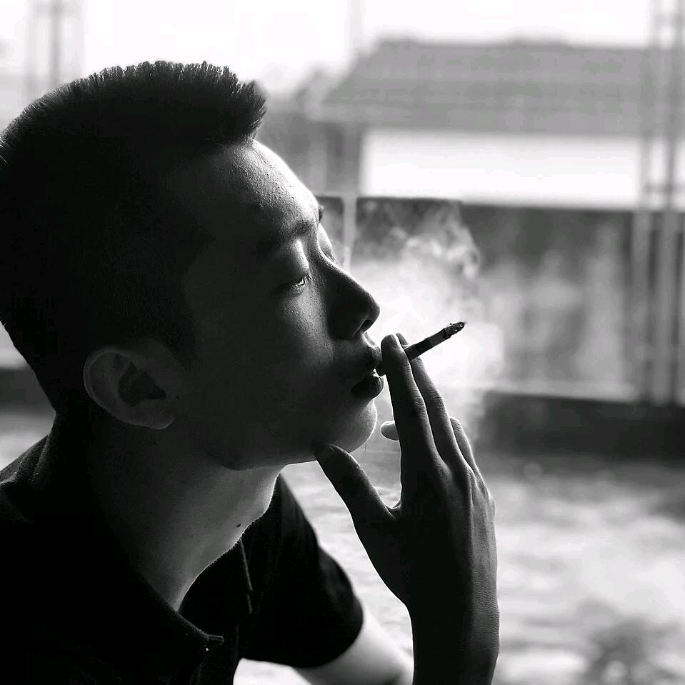 辉🚬*✔