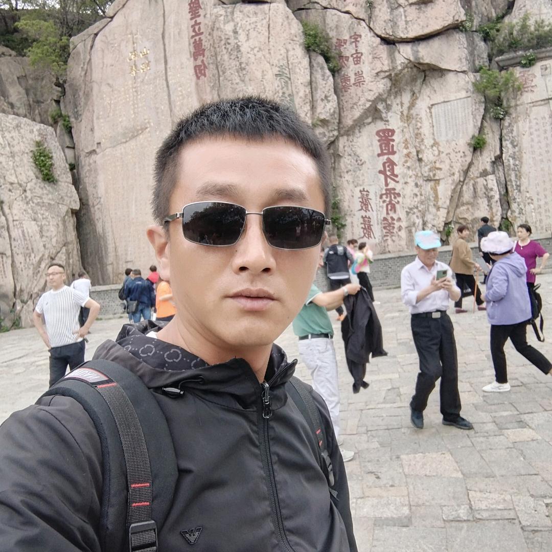 挖机出租高价清地（泰安东）