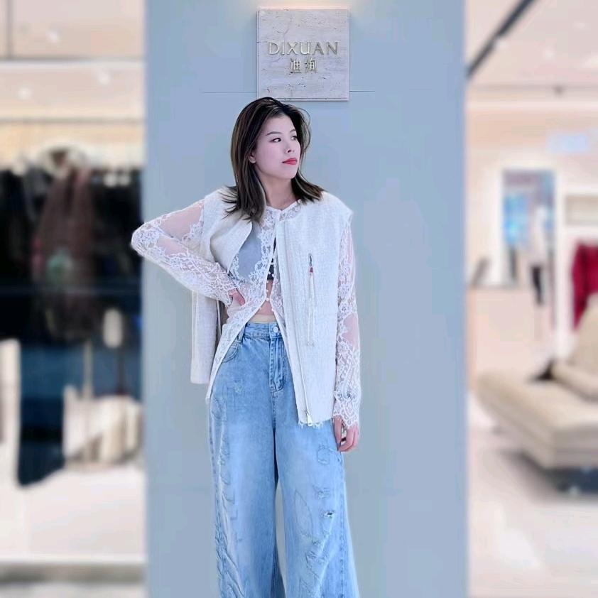 女装侠客施施在努力