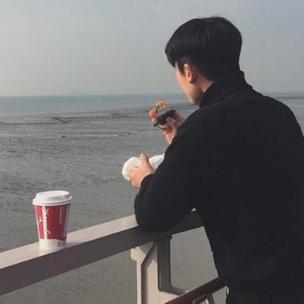 给我一只烟—-