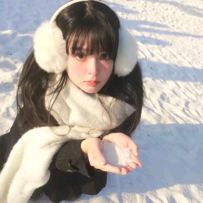 懒懒吖（app获取看👀主✌🏻页简介）