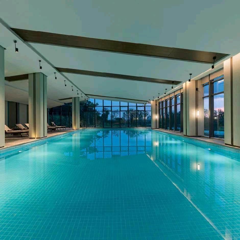 衢州皇冠假日酒店游泳健身