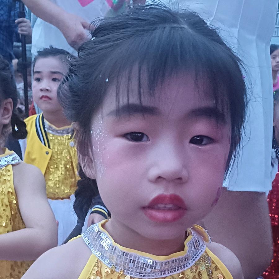 啊琼