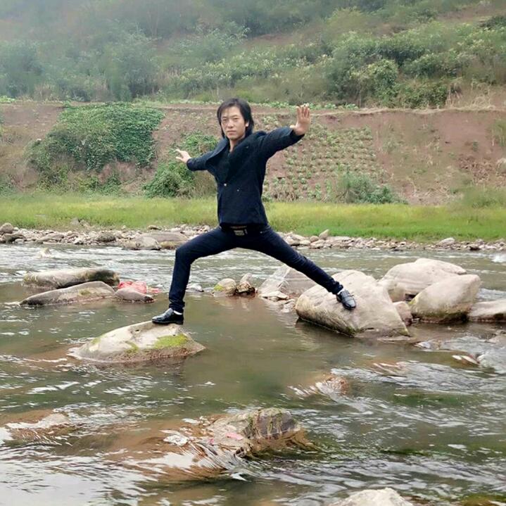 菰星赶月，何处是归