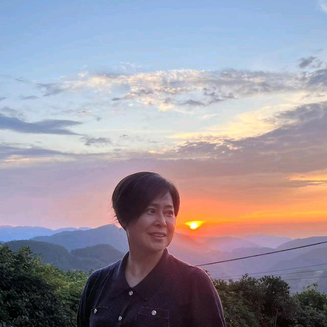 开心姐（晚上九点四十分开播）