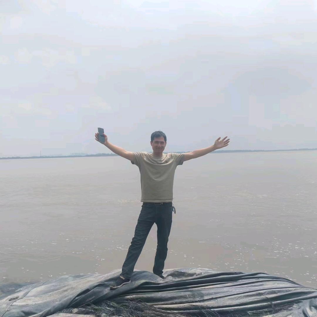 人生何处不相馮      吊顶   隔墙