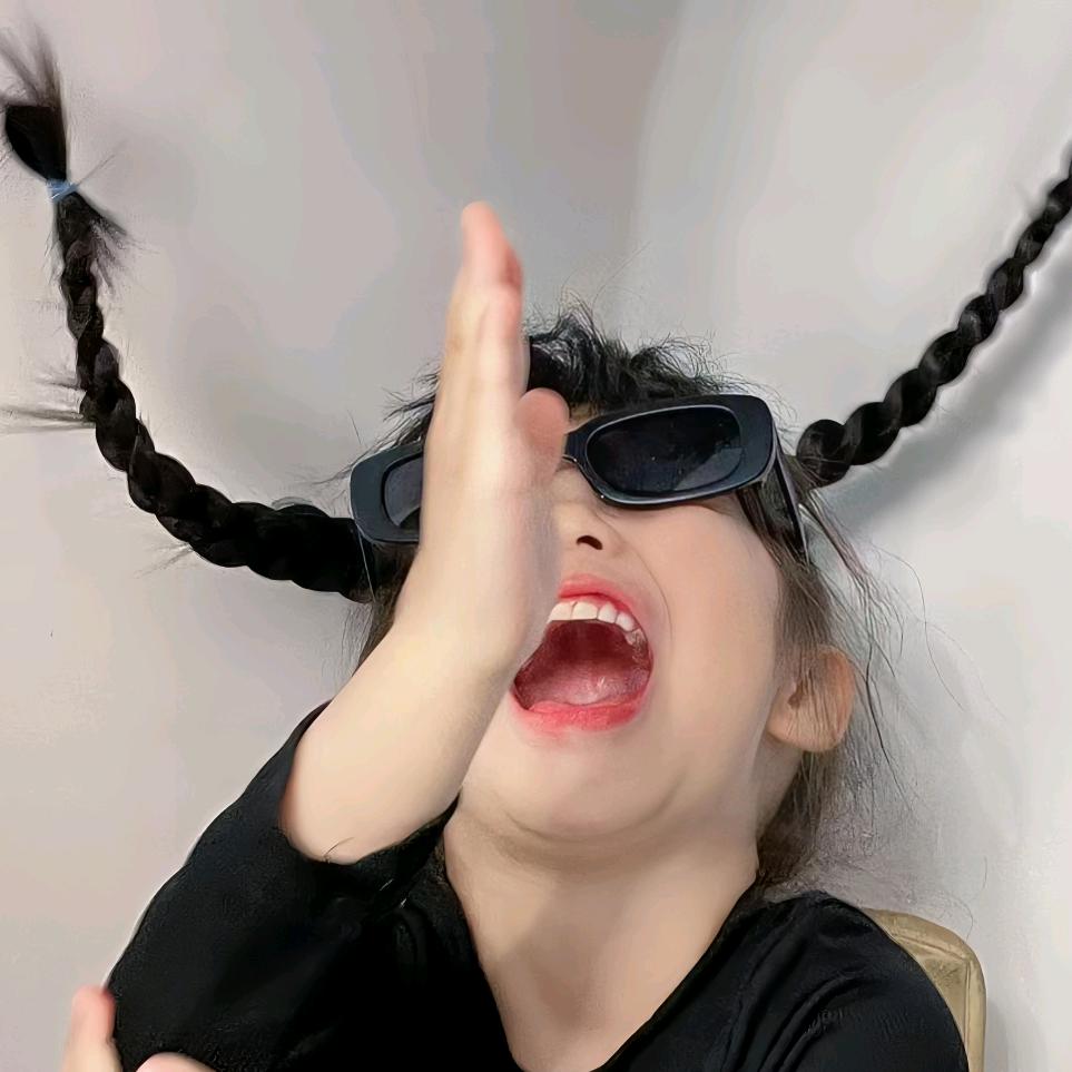 小张爱吃肉🤗🥰ξ( ✿＞◡❛)