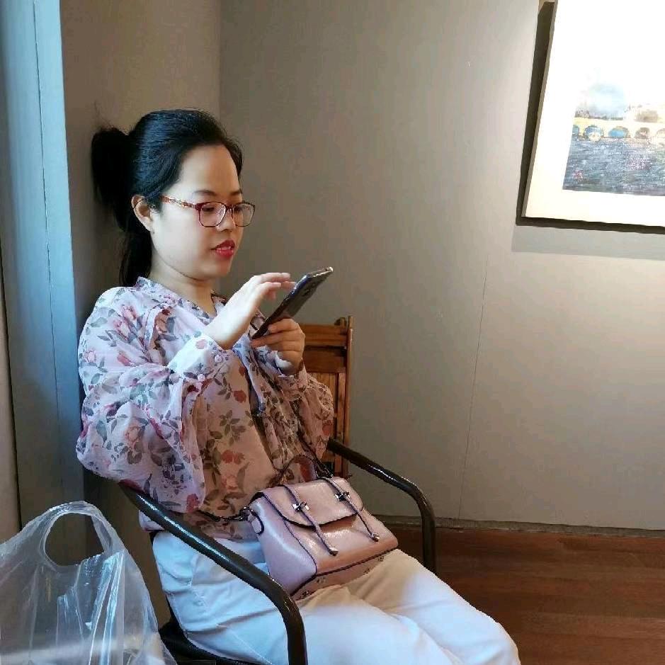 轩玲在带娃