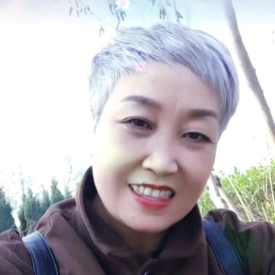 白发侯姐_