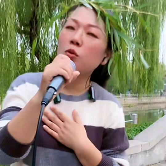 钟艺（每天下午2点06分直播）