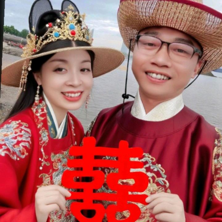 神秘人  ☄️ 🐇