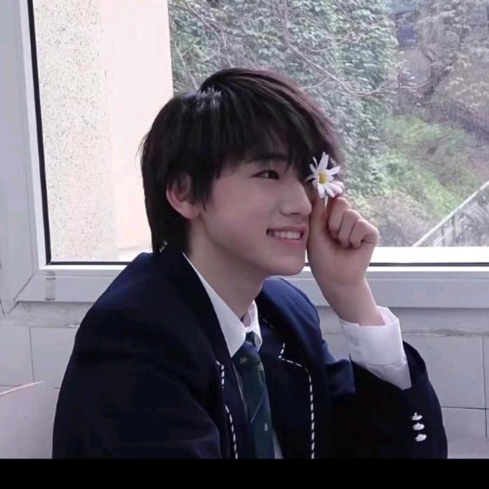 simple ᥫᩣ