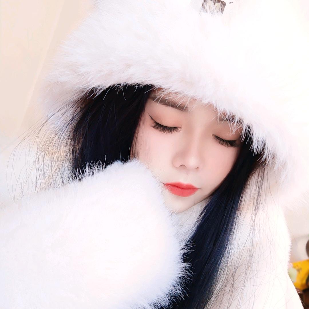 佳佳(๑><๑）