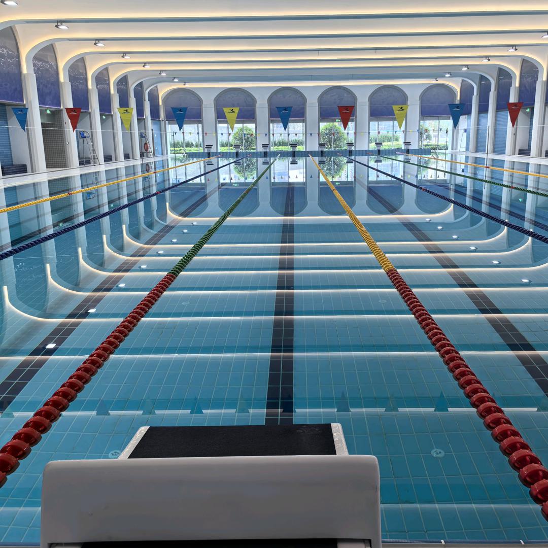 高铁新城文体中心游泳馆小朱教练