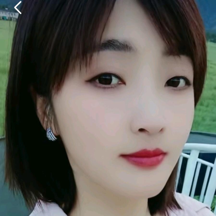 单眼皮里那个最靓的阿姨😂