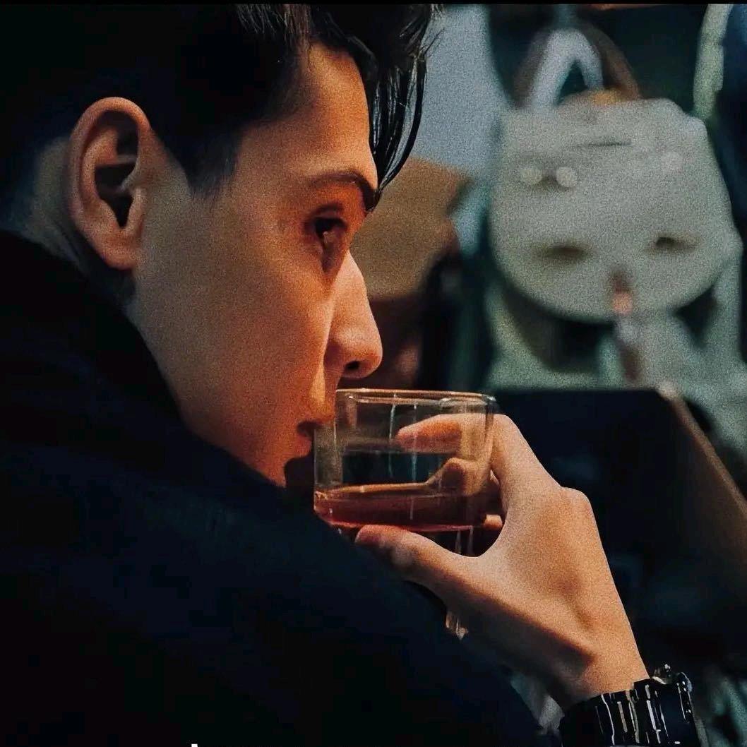 白了个白