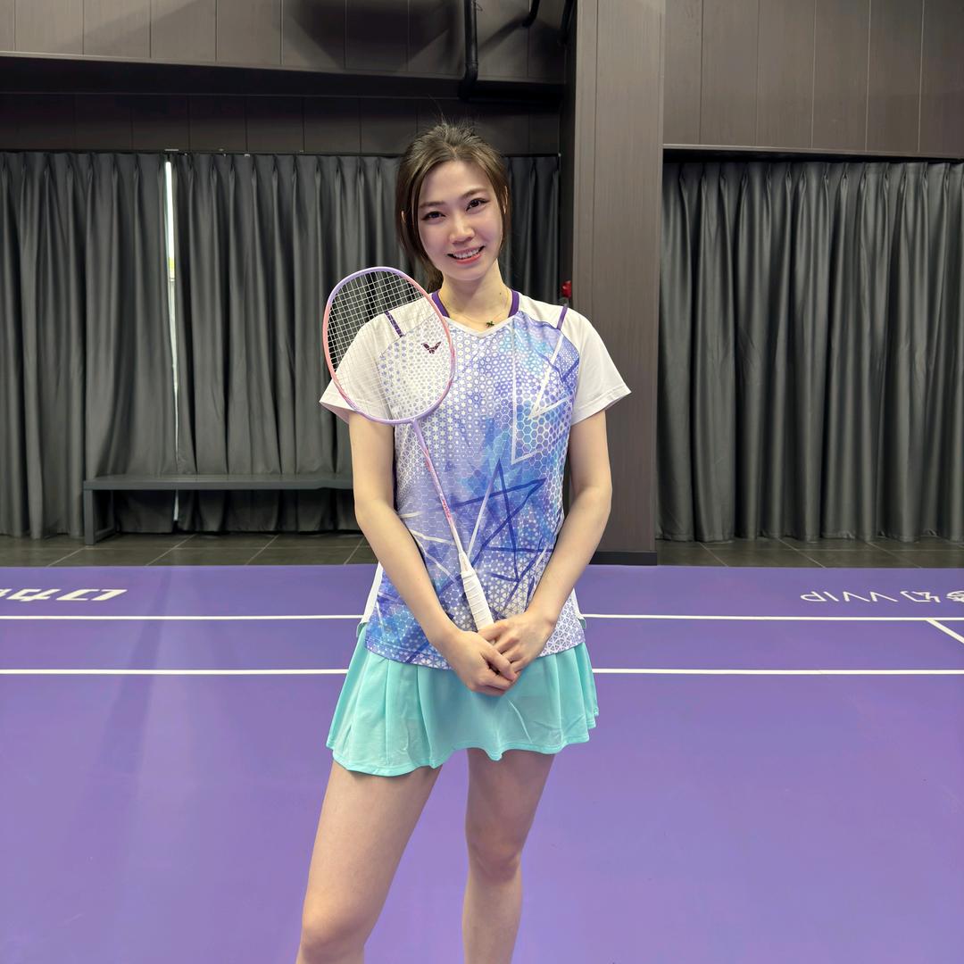 羽毛球邓旋🏸