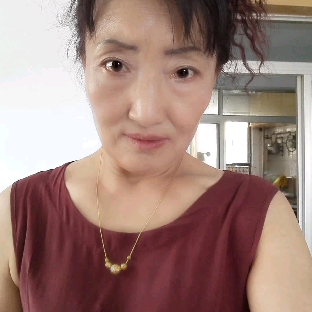 五月的红