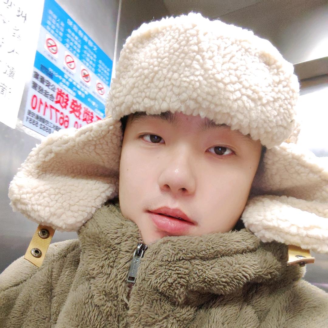 爱吃香菜的小帅