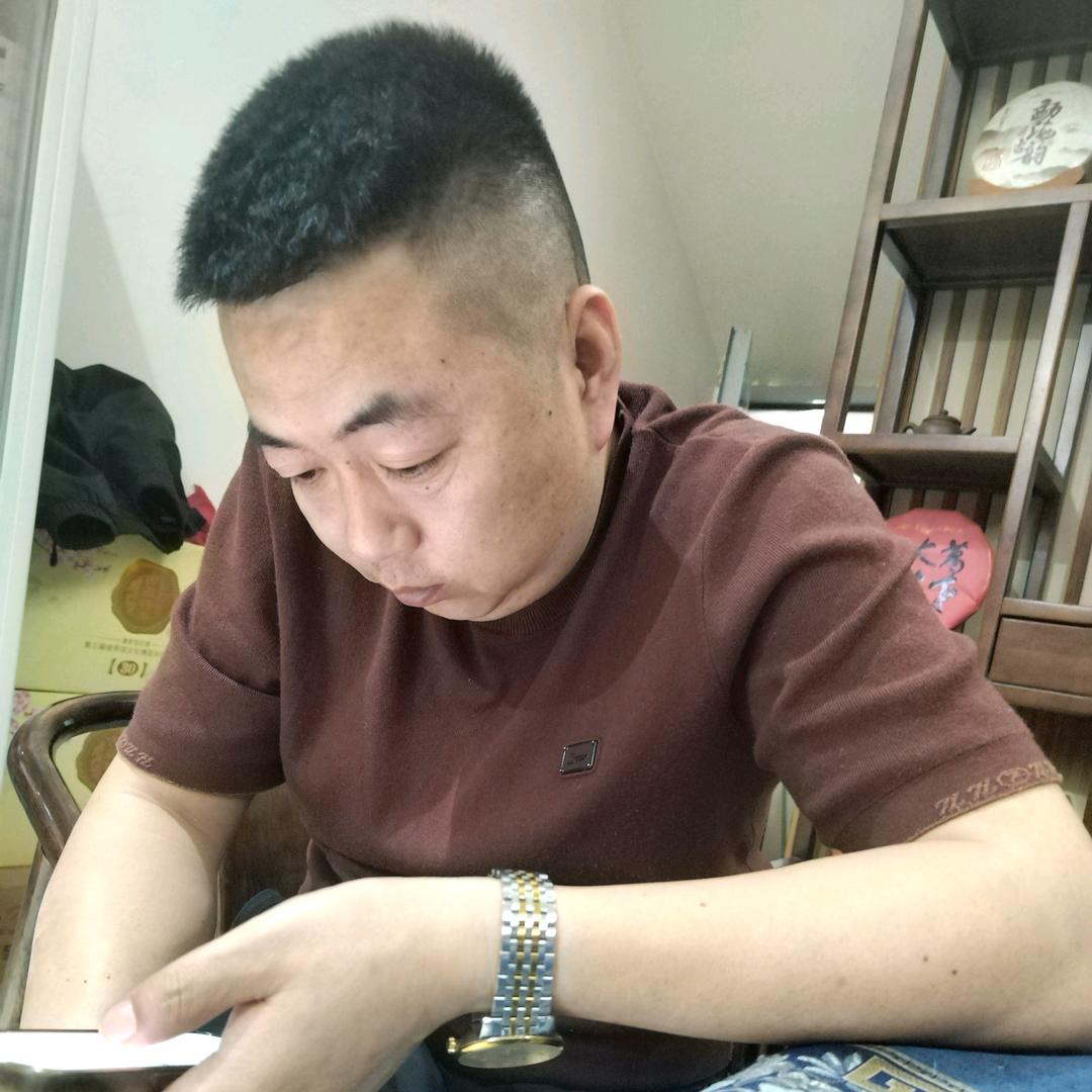 小崔，