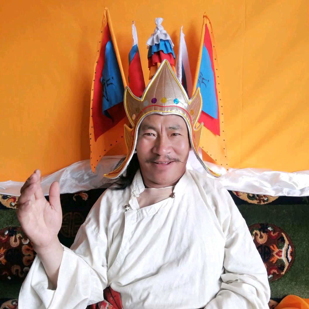 2格萨尔王说唱艺人达瓦