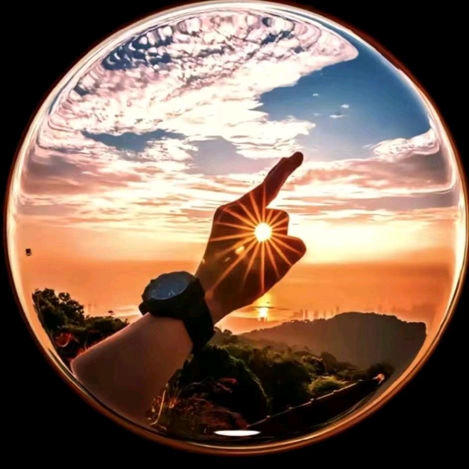 月下独舞；云欣赏