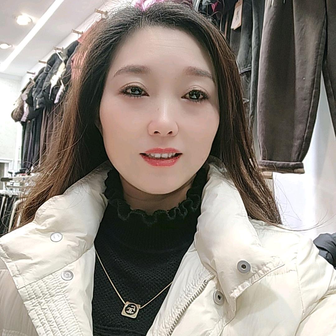 兰兰百货21：30