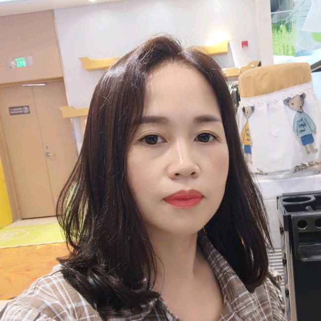 六月带刺的玫瑰