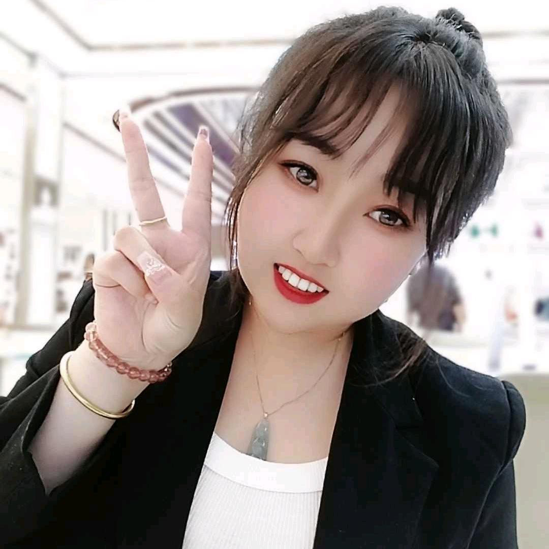 萃华金店长治万达 杨潇潇