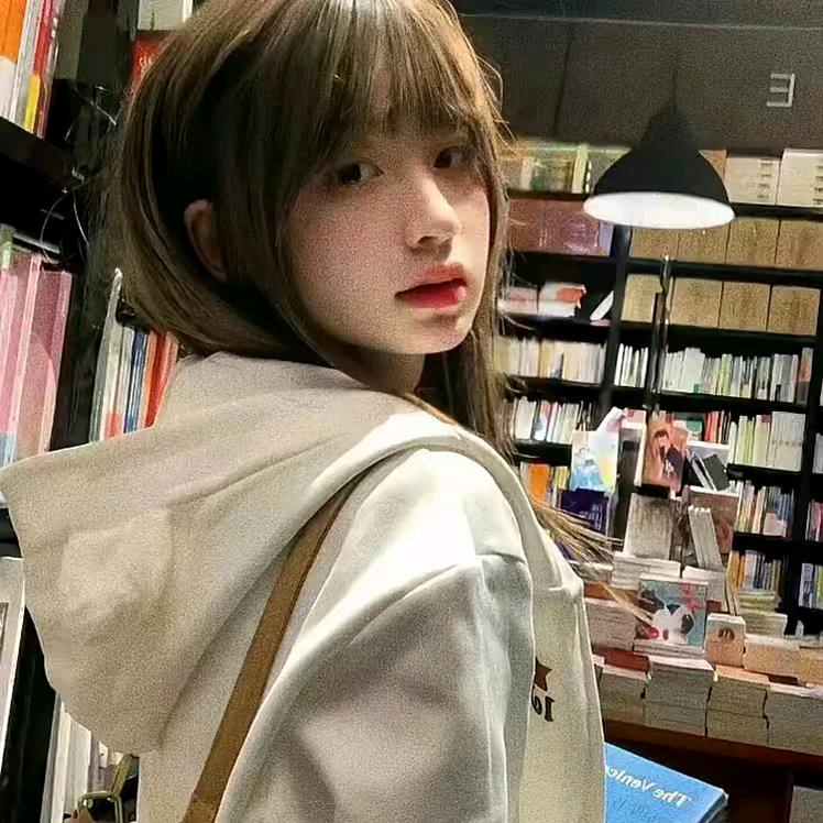 深情难舍楚意头像