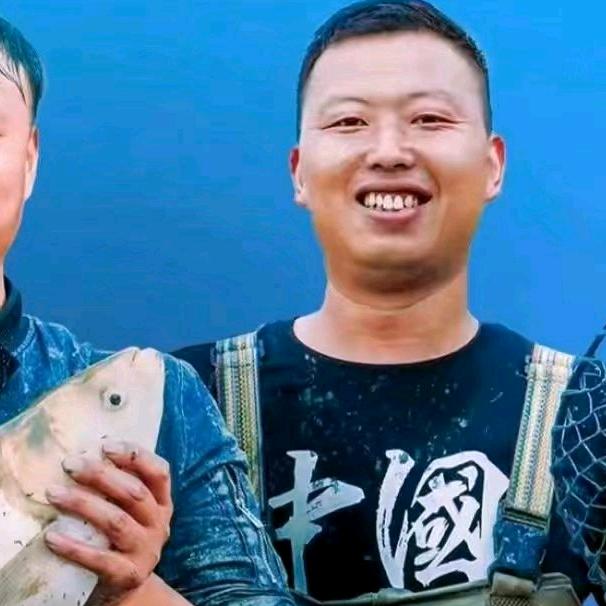 飞哥抓鱼🐟