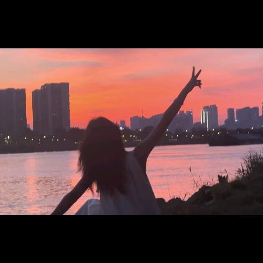 Apricity- ̗̀(๑ᵔ⌔ᵔ๑)