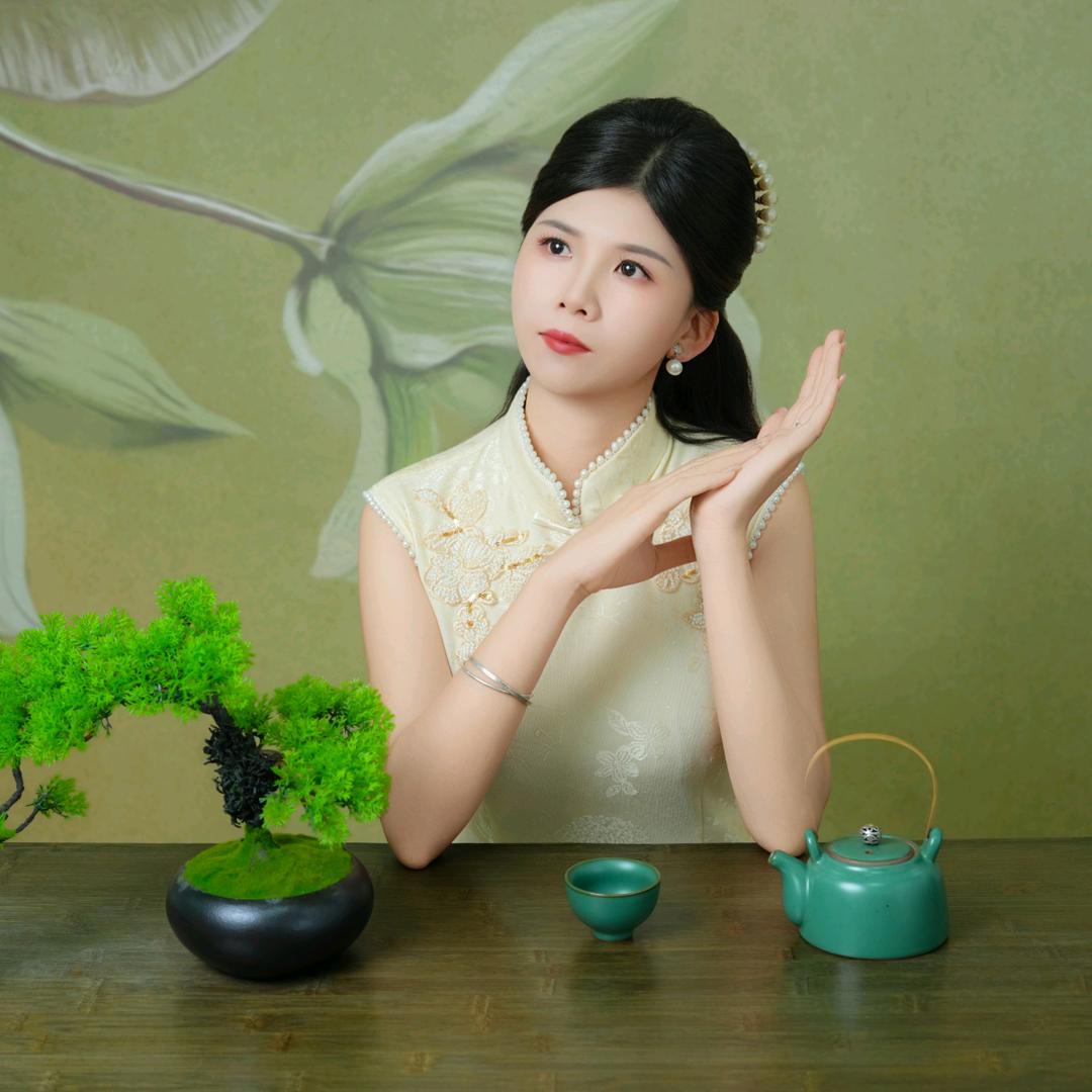 侧耳倾听