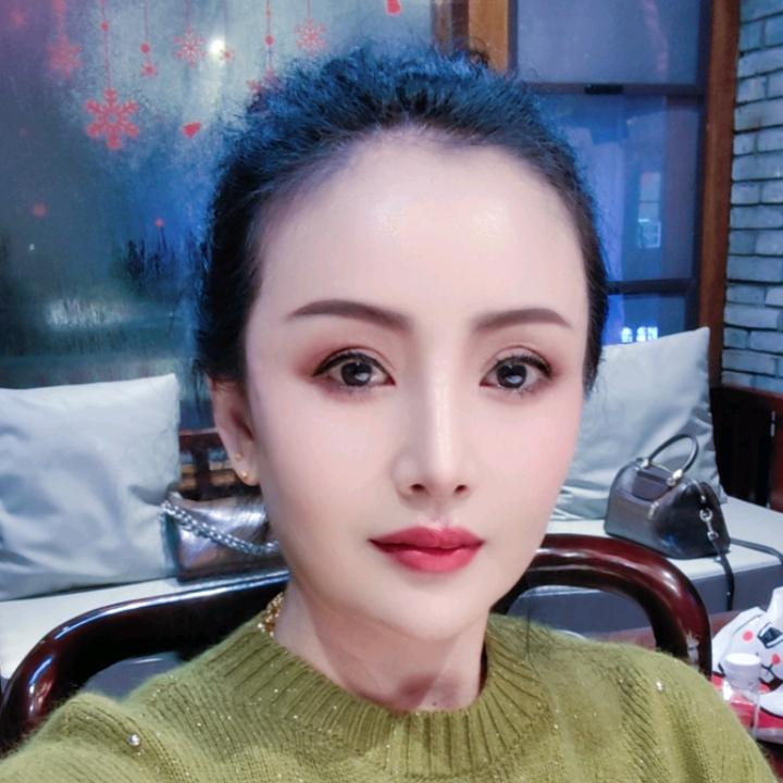 悬崖上的花